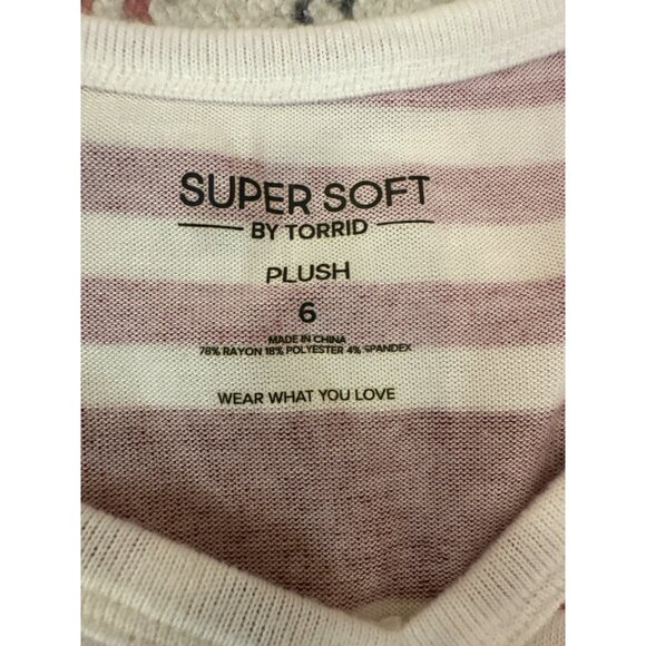 Torrid Super Soft Plush Striped Top Size 6 Red/White 6X Casual Basic - Picture 2 of 6